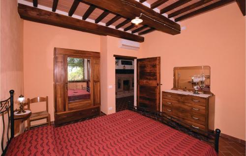 Postel nebo postele na pokoji v ubytování Awesome Apartment In Cortona Ar