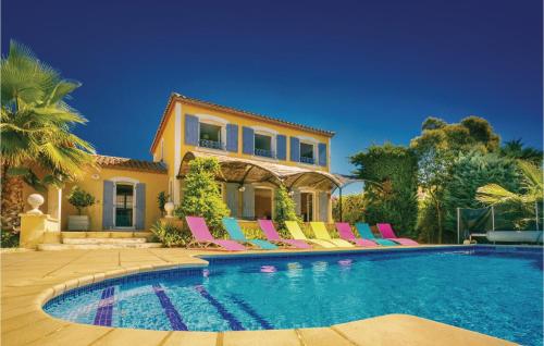 Stunning Home In Thzan-ls-bziers With 5 Bedrooms, Outdoor Swimming Pool And Heated Swimming Pool