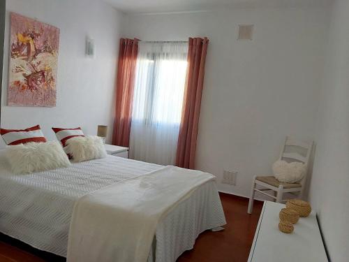 Casa dos Sorrisos - 3 bedroom apartment, terrace, barbecue, AC, Wifi, beach