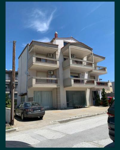 Το κτήριο όπου στεγάζεται  το διαμέρισμα