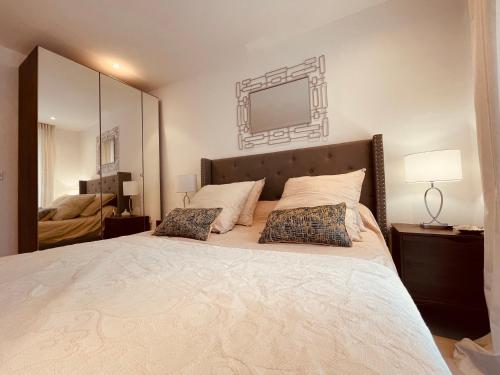 Galería fotográfica de Nice Renting - PAGANINI - Spacious Apartment - 2 BedRooms - King Bed - Bathtub - Heart of Nice en Niza