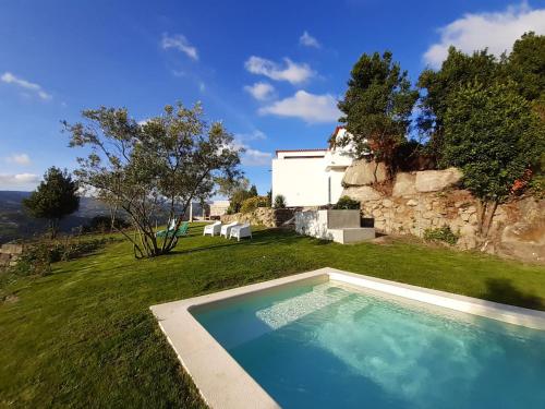 Hồ bơi trong/gần Casa em Resende com Vista Para o Rio Douro