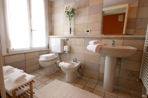 Koupelna v ubytování Corte Posta B&B - parcheggio e bagno in camera