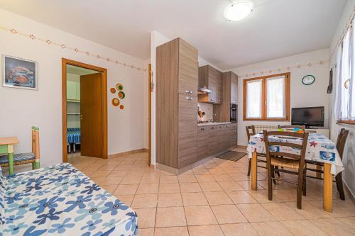 Apartment in villa 24 persons with large garden stella