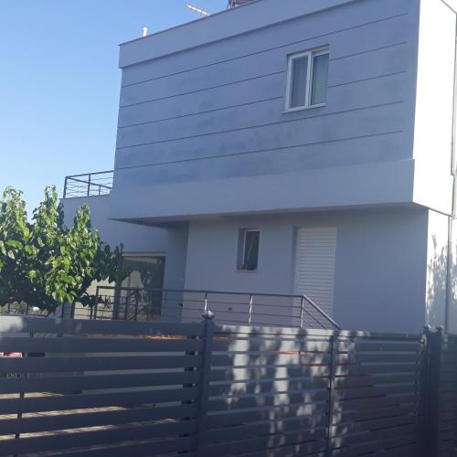 Το κτήριο όπου στεγάζεται  η βίλα