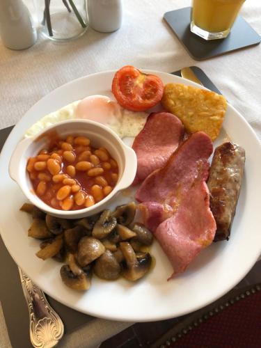 Mad på pensionatet eller i nærheden