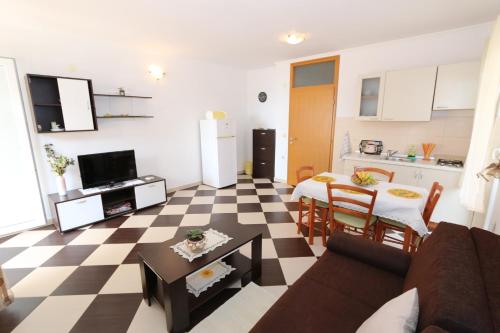 Apartments Ana - Kustići