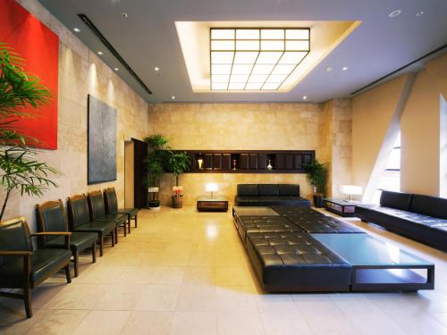Ruang duduk di Hotel Wing International Premium Tokyo Yotsuya
