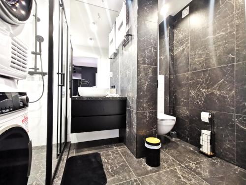 Gallery image of Gliniana Apartment ~ Self check-in 24h ~ Lift in Wrocław