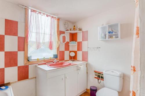 Kuchyň nebo kuchyňský kout v ubytování le relais de Sommant