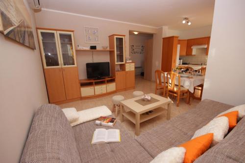 Galeriebild der Unterkunft Apartment Ely in Rabac