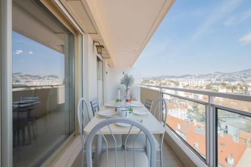 3-Br apartment near downtown Cannes Sea view parking