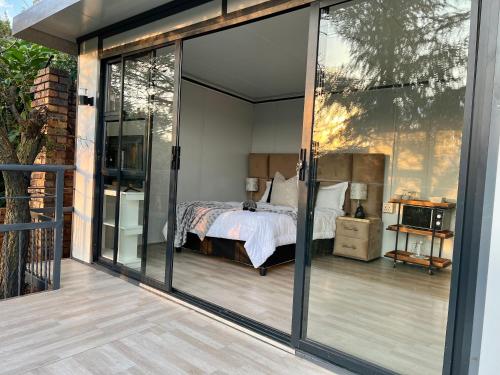 Ein Balkon oder eine Terrasse in der Unterkunft The Point of View Cabin