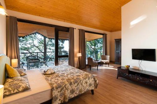 Gallery image of StayVista at The Winter Line with Complimentary Breakfast in Kasauli