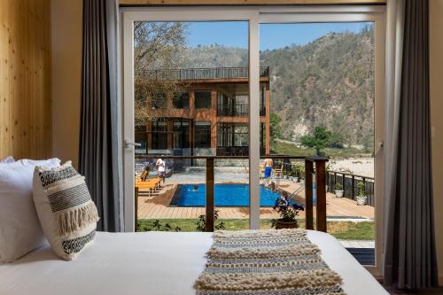 Ein allgemeiner Bergblick oder ein Berglick von des Resorts aus
