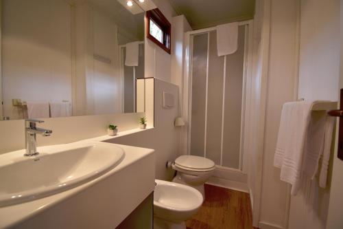 Un baño de Agricampeggio Corte Tonolli