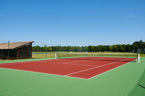 Tennis ou squash au sein de l'hôtel ou à proximité