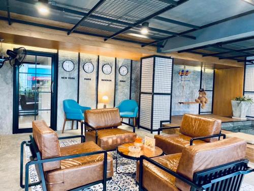 Posezení v ubytování BH Baan Paradise Hotel Patong
