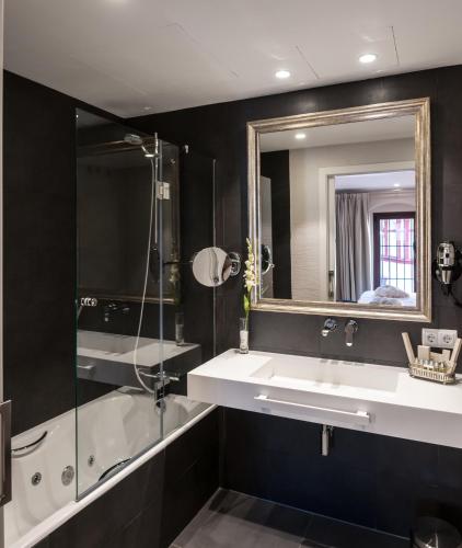 Suites Murillo Catedral photo 29
