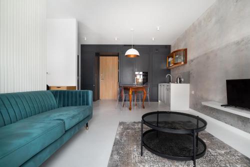 Wola Artistic Designer Apartment by BookingHost