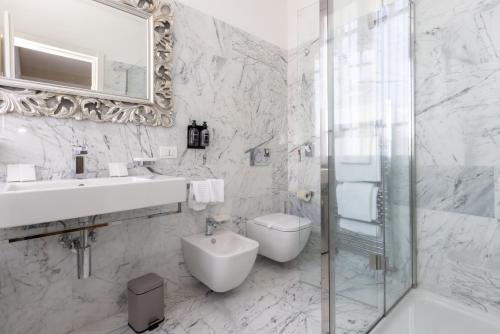 Kúpeľňa v ubytovaní Albergo Ristorante Il Verbano