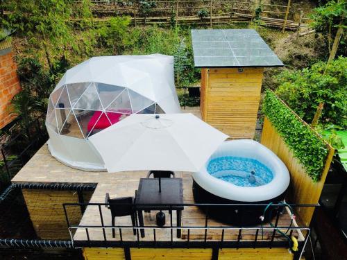 Bazén v ubytování Glamping La Cabanita Santuario nebo v jeho okolí