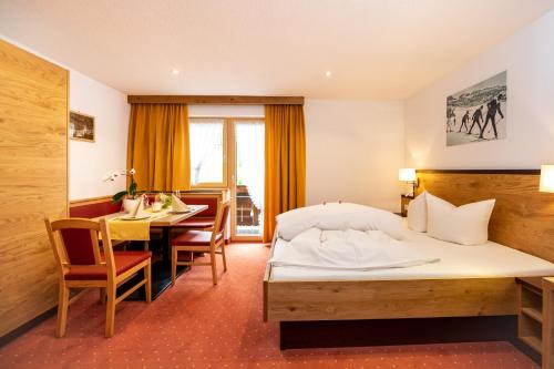 Gallery image of Hotel Garni Tyola in Ischgl