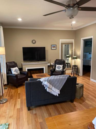 Weaverville cottage – Photos 5