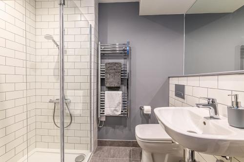Carriage Works Apartments in Preston tesisinde bir banyo