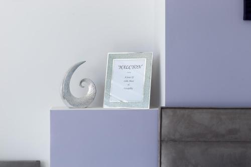 Certifikát, hodnocení, plakát nebo jiný dokument vystavený v ubytování The Halcyon