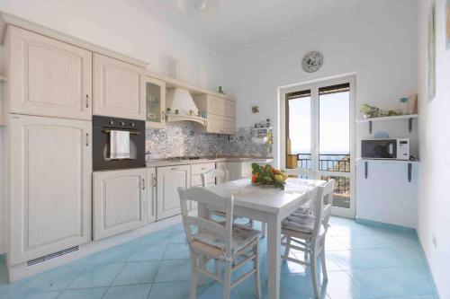 Kuchyň nebo kuchyňský kout v ubytování CASA INCANTO