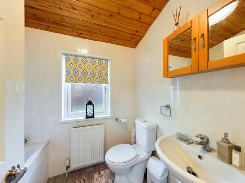 Gallery image of 3 Bedroom Lakeview Lodge - Ensuite & Balcony Deck in Carnforth
