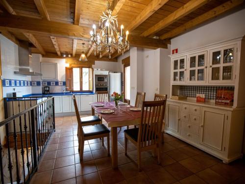 A kitchen or kitchenette at Belvilla by OYO Casa Rural Poza de la Torca II