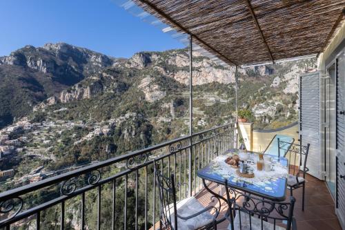 Nespecifikovaný výhled na hory nebo výhled na hory při pohledu z apartmánu