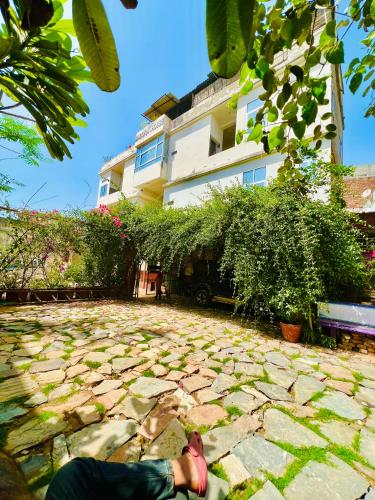 Κήπος έξω από το Bhoora House
