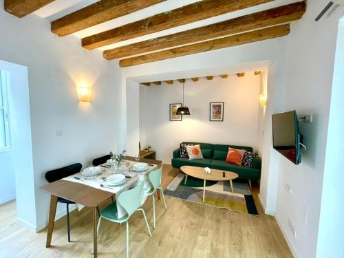 Televízia a/alebo spoločenská miestnosť v ubytovaní GATU PREMIUM Villa Galeona, con terraza chillout privada