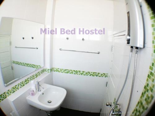 Gallery image of MIEL BED Hostel & Gallery in Chiang Mai