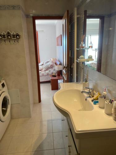 Et badeværelse på Superbe appartement vue sur mer à 180° Luz