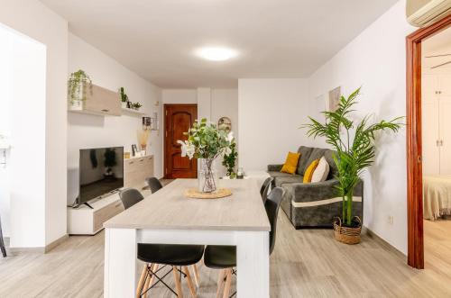 WintowinRentals Your Home Steps from the Center