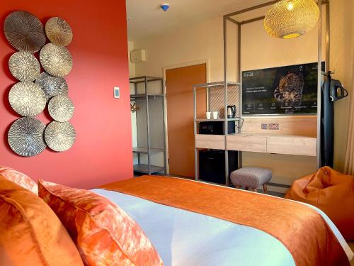 Hex Wildlife Hotel at Yorkshire Wildlife Park, Doncaster – Updated 2024