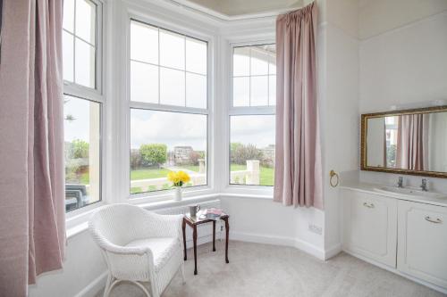 Gallery image of Weymouth Bay Apartment A in Weymouth