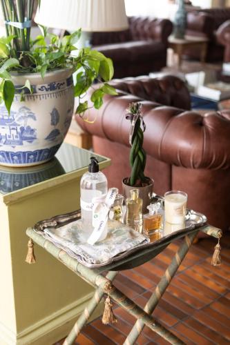 a coffee table with a tray and a couch at Hotel Due Mori in Cittadella