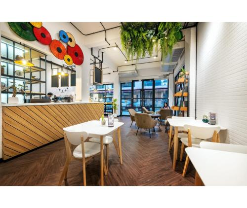 Gallery image of Siam Subway Hostel and Café in Bangkok