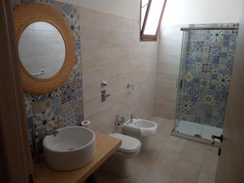 Bathroom sa Isole Dello Stagnone Apartaments