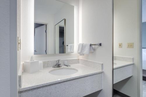 A bathroom at MySuites Lawton