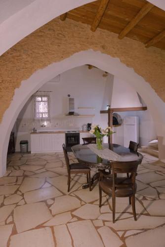 Dapur atau dapur kecil di Villa Kamares Private pool