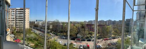Een algemene foto van Boekarest of een uitzicht op de stad vanuit het appartement