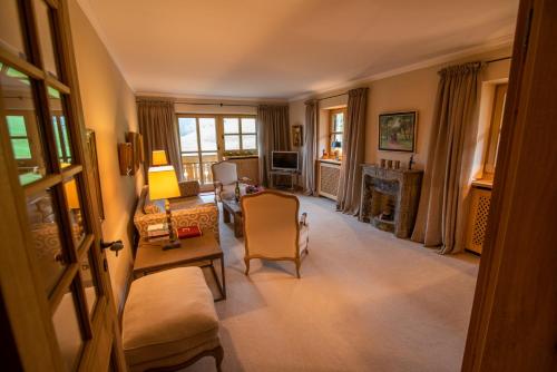 an aerial view of a living room at Apartment Chalet Rubihorn mit Berg-Blick in Bolsterlang