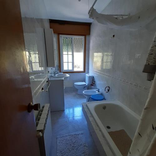Et badeværelse på CRUCEIRO DE HIO