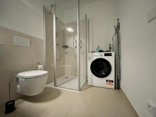 Ванна кімната в Studio Stevie Nicks I Parking Spot I Workplace I 24in Screen I Kitchen I PS4